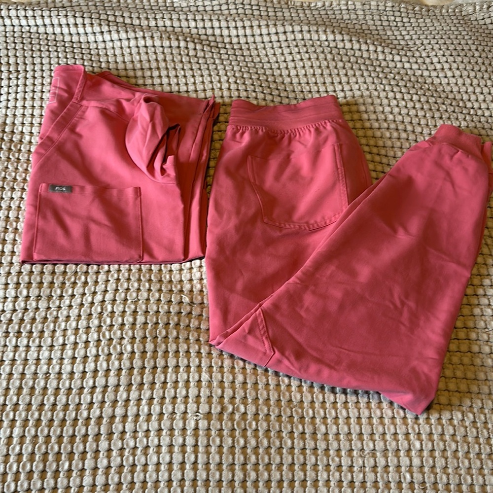 Figs Scrub Set